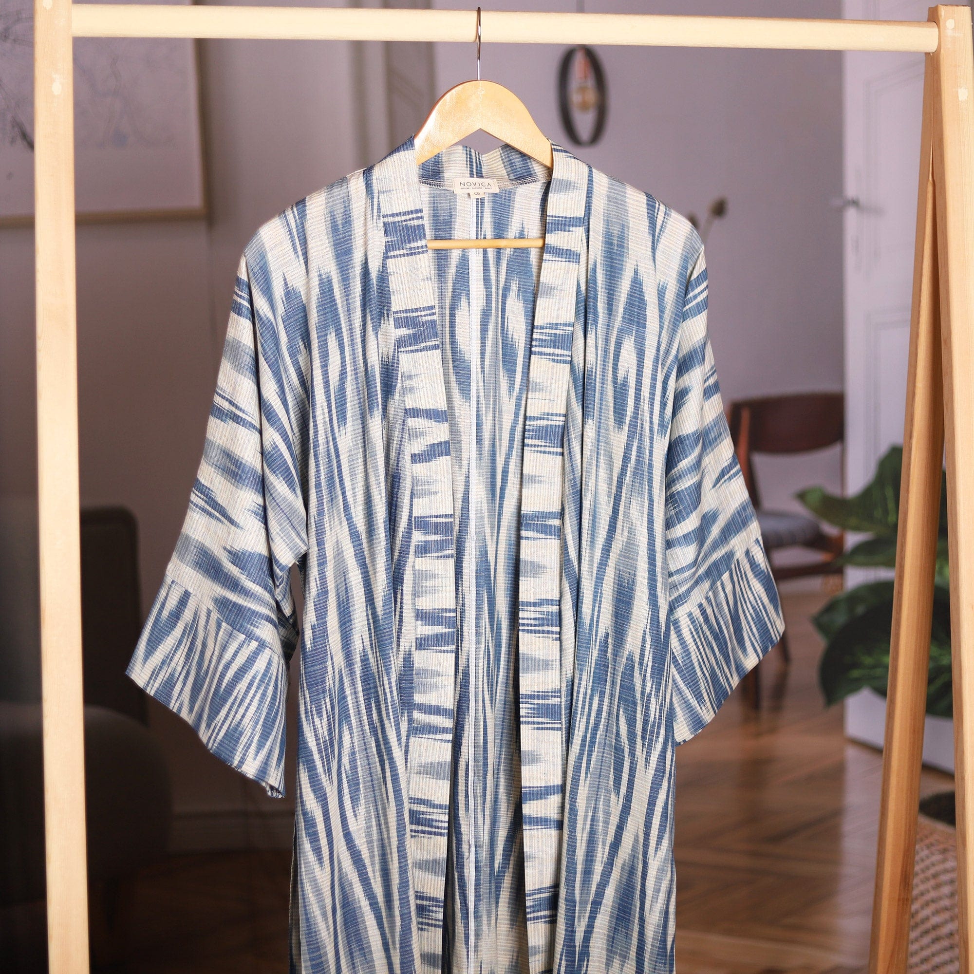 Handwoven 100% Cotton Robe with Blue and White Ikat Patterns - Samarkand Splendor
